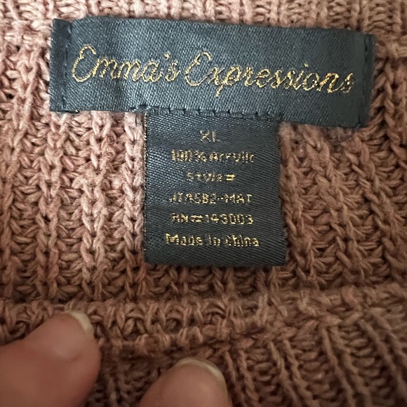 XL Women’s Sweater - Picture 2 of 2
